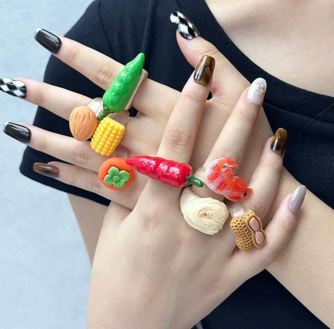 Quirky resin ring set of 8